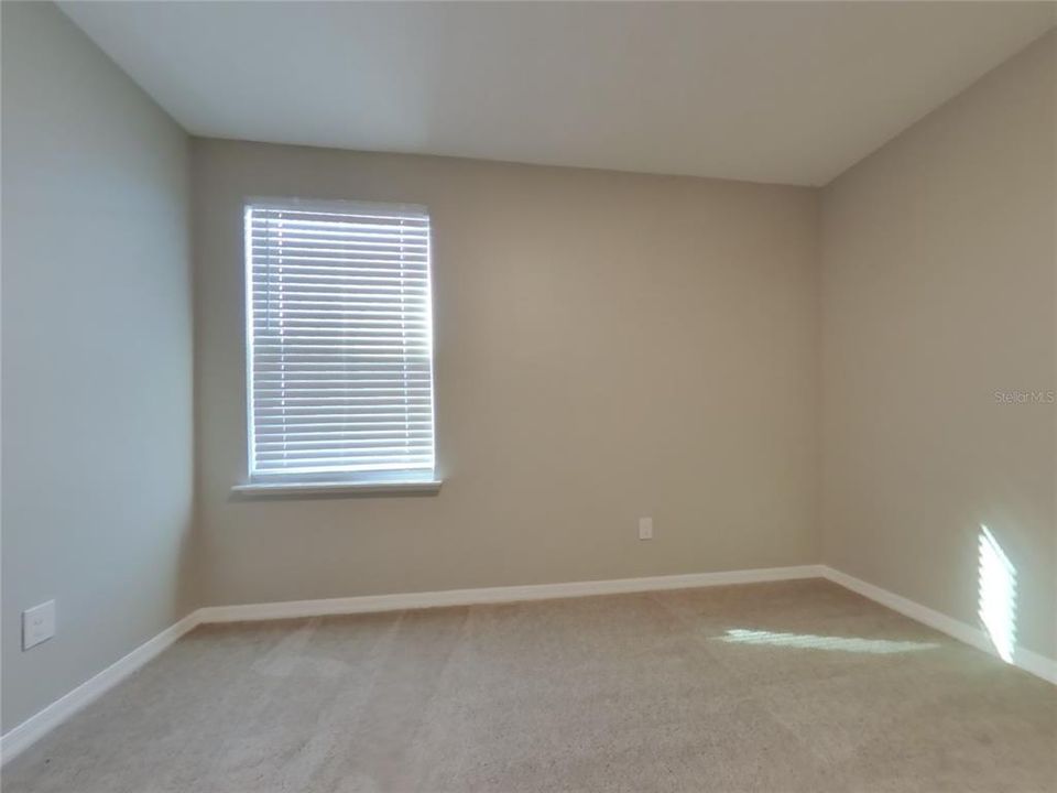 For Rent: $2,179 (3 beds, 2 baths, 2242 Square Feet)