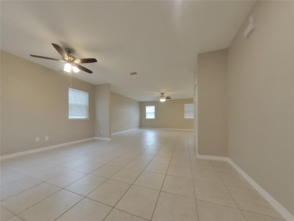 For Rent: $2,179 (3 beds, 2 baths, 2242 Square Feet)