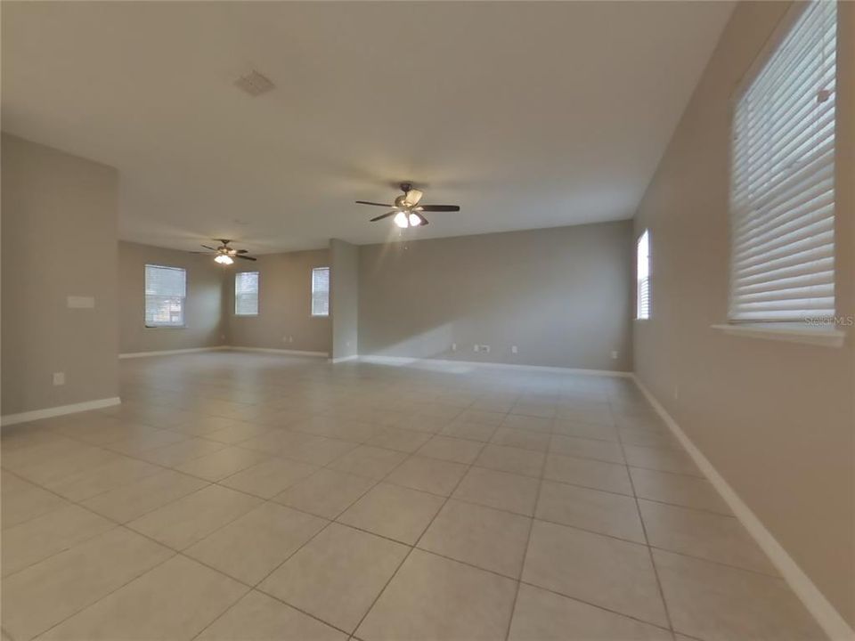 For Rent: $2,179 (3 beds, 2 baths, 2242 Square Feet)