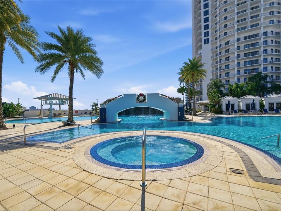 待售: $825,000 (2 贝兹, 2 浴室, 1165 平方英尺)