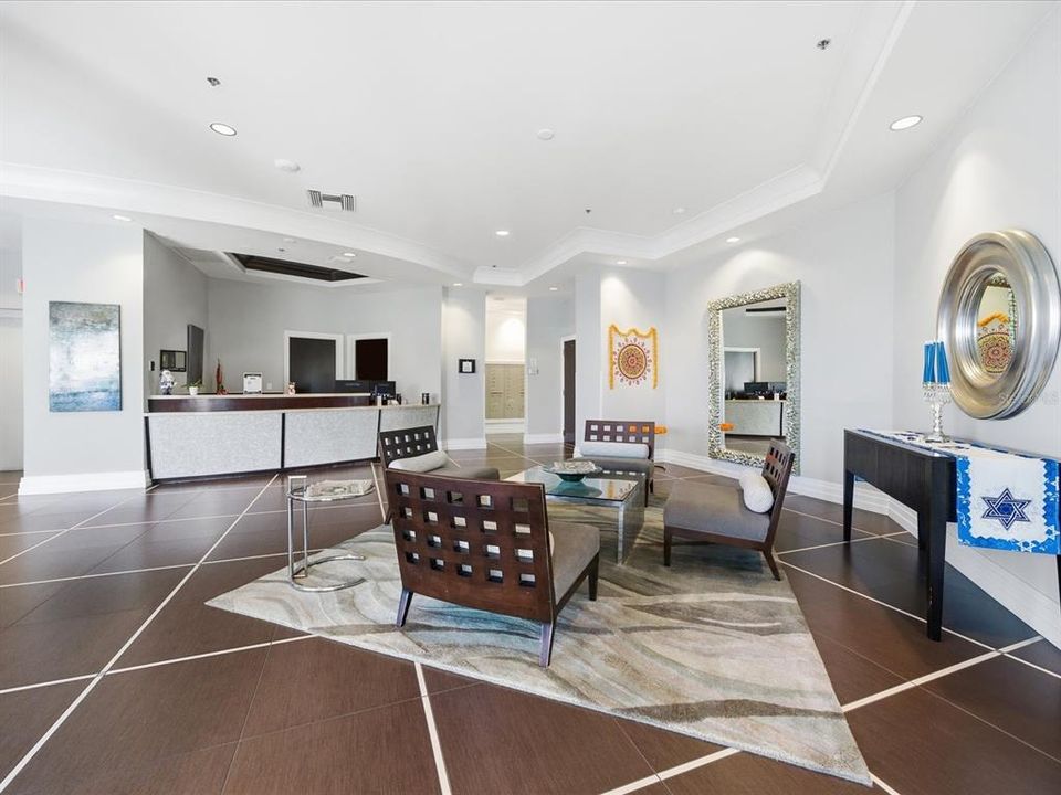 待售: $825,000 (2 贝兹, 2 浴室, 1165 平方英尺)