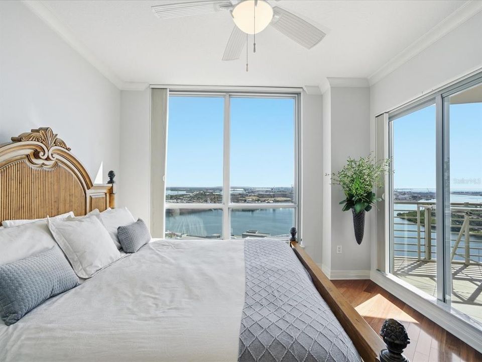 待售: $825,000 (2 贝兹, 2 浴室, 1165 平方英尺)