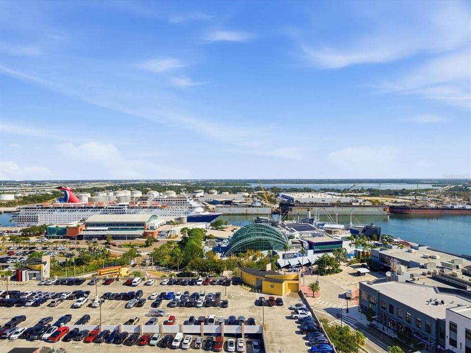 待售: $825,000 (2 贝兹, 2 浴室, 1165 平方英尺)