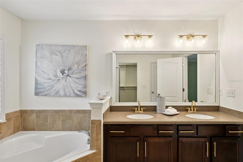 For Sale: $469,000 (4 beds, 2 baths, 1794 Square Feet)