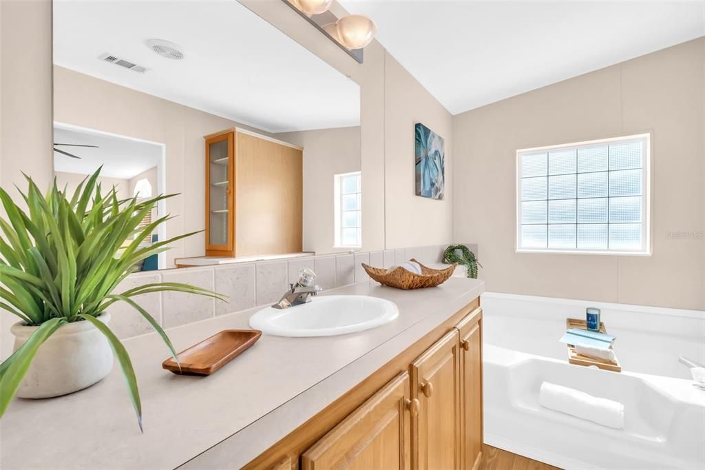 待售: $299,900 (3 贝兹, 2 浴室, 1500 平方英尺)