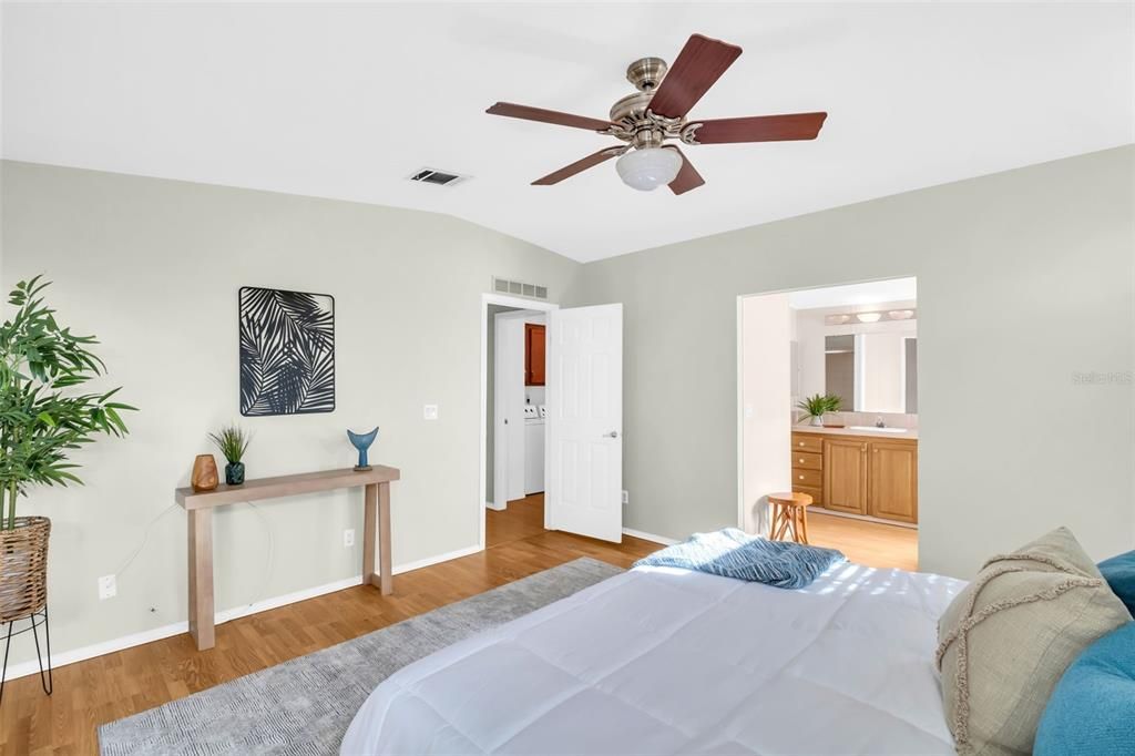 待售: $299,900 (3 贝兹, 2 浴室, 1500 平方英尺)