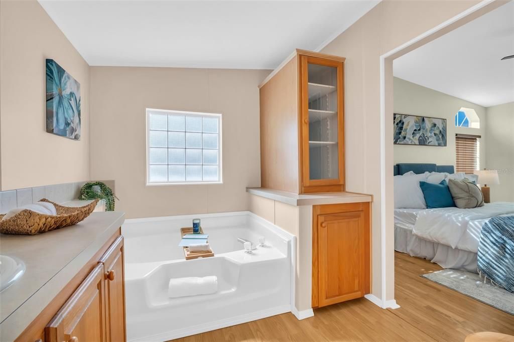 待售: $299,900 (3 贝兹, 2 浴室, 1500 平方英尺)