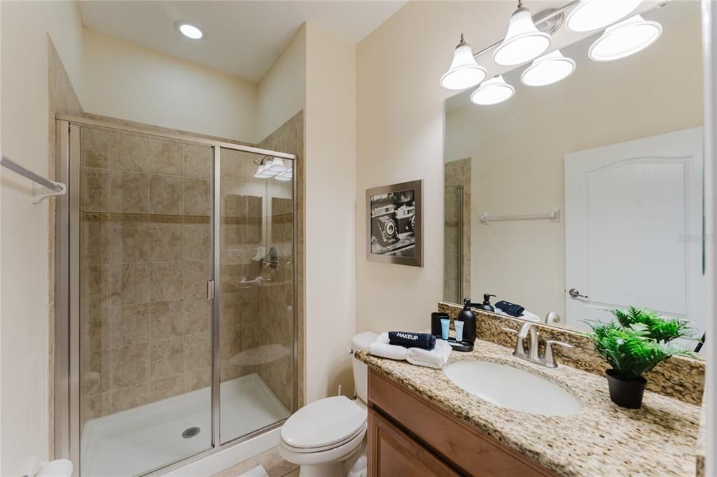 На продажу: $338,000 (4 спален, 3 ванн, 1902 Квадратных фут)