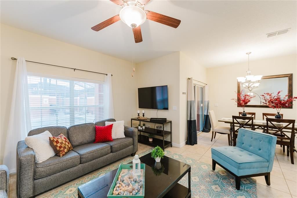 На продажу: $338,000 (4 спален, 3 ванн, 1902 Квадратных фут)