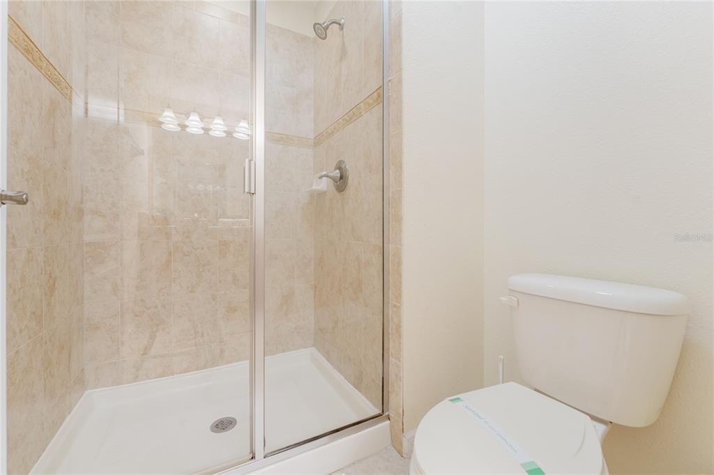 На продажу: $338,000 (4 спален, 3 ванн, 1902 Квадратных фут)