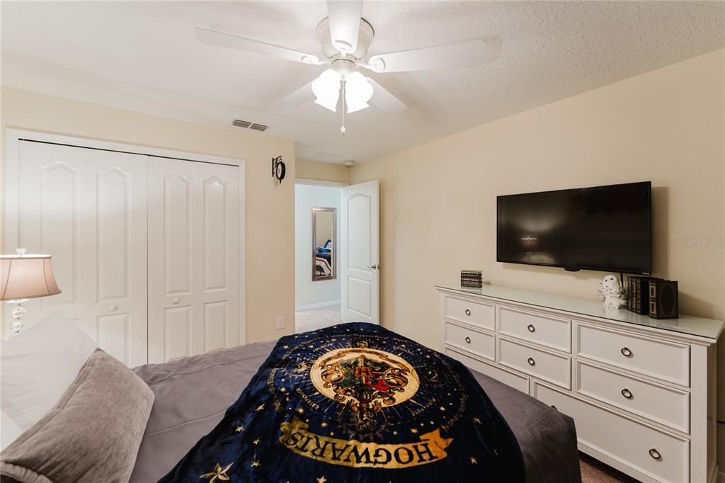 На продажу: $338,000 (4 спален, 3 ванн, 1902 Квадратных фут)