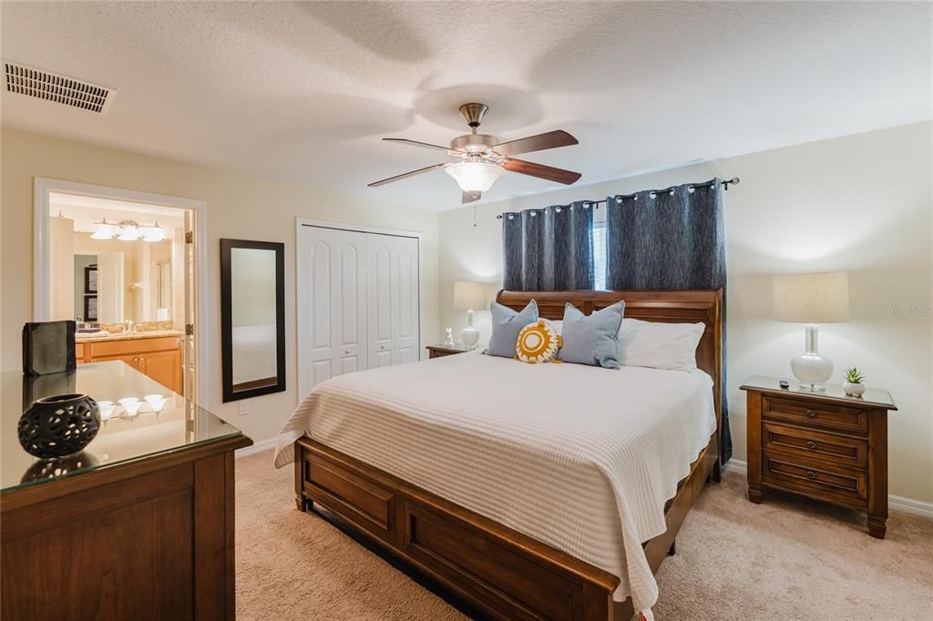 На продажу: $338,000 (4 спален, 3 ванн, 1902 Квадратных фут)