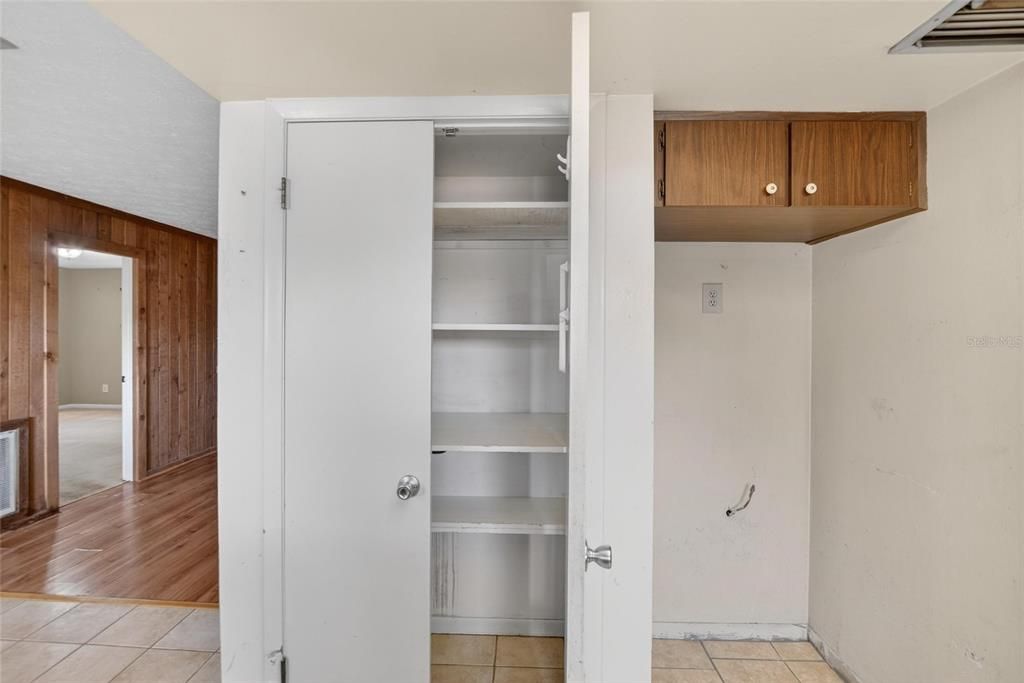 For Sale: $320,000 (3 beds, 2 baths, 1492 Square Feet)