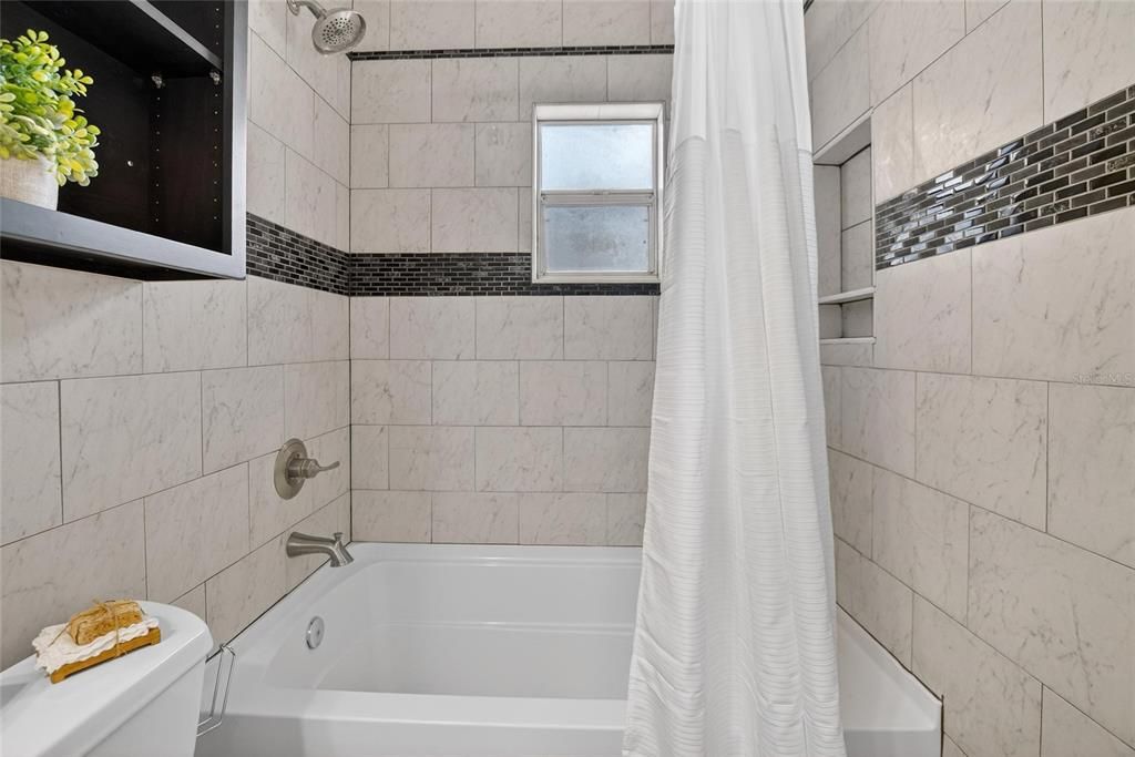 For Sale: $320,000 (3 beds, 2 baths, 1492 Square Feet)