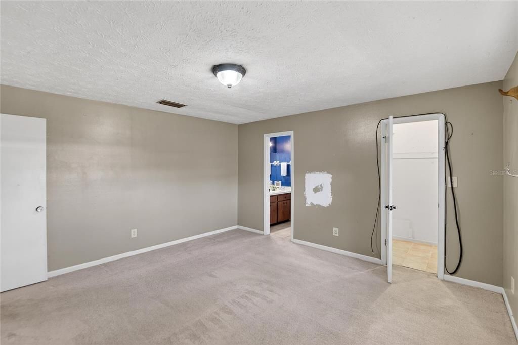 For Sale: $320,000 (3 beds, 2 baths, 1492 Square Feet)