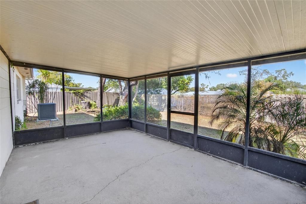 For Sale: $320,000 (3 beds, 2 baths, 1492 Square Feet)