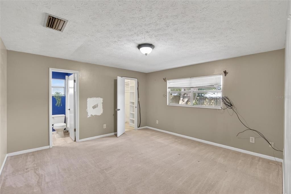 For Sale: $320,000 (3 beds, 2 baths, 1492 Square Feet)