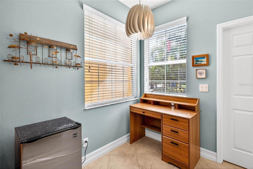 待售: $350,000 (2 贝兹, 2 浴室, 1800 平方英尺)