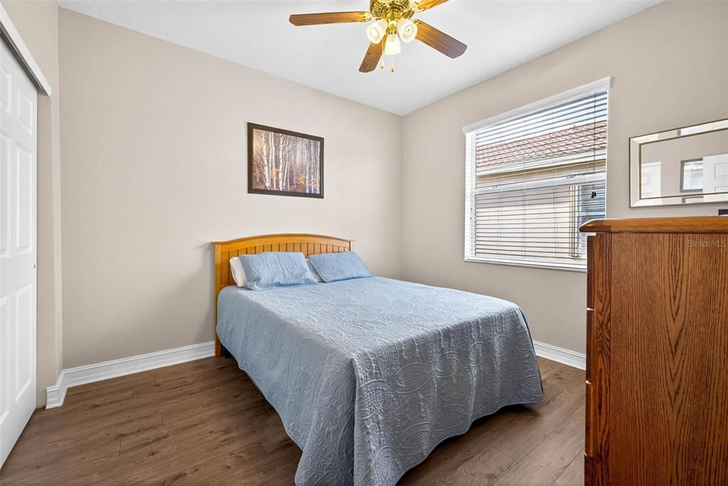 待售: $350,000 (2 贝兹, 2 浴室, 1800 平方英尺)