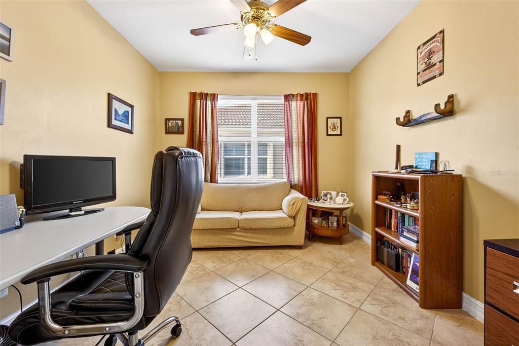 待售: $350,000 (2 贝兹, 2 浴室, 1800 平方英尺)