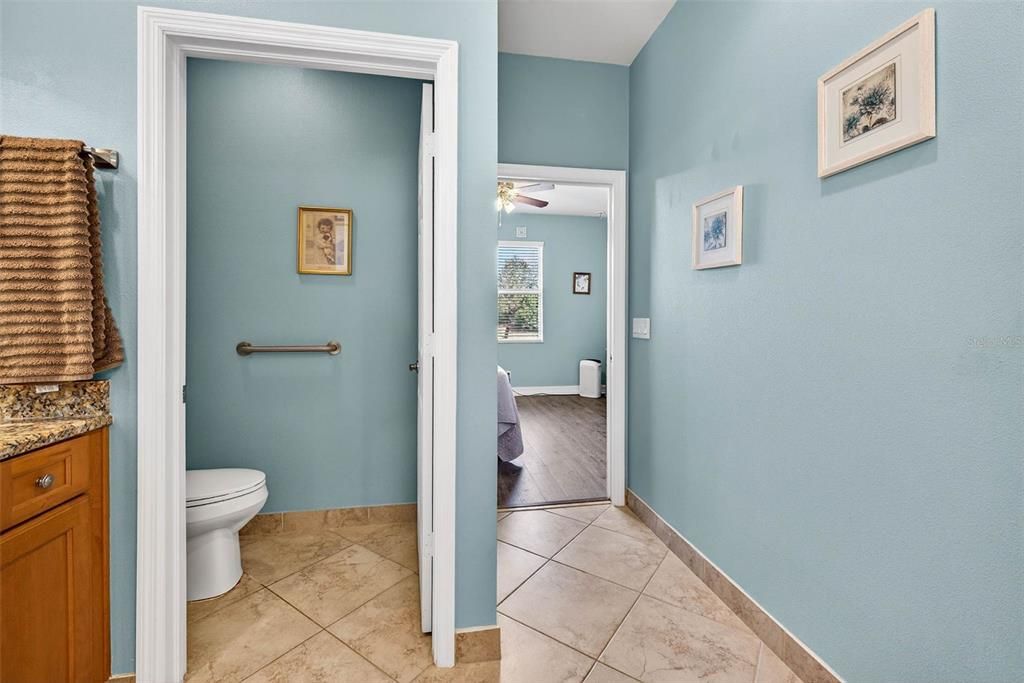 待售: $350,000 (2 贝兹, 2 浴室, 1800 平方英尺)