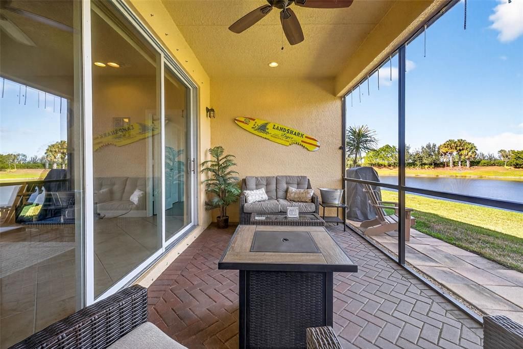 待售: $350,000 (2 贝兹, 2 浴室, 1800 平方英尺)