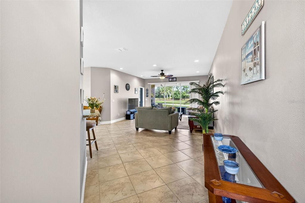 待售: $350,000 (2 贝兹, 2 浴室, 1800 平方英尺)