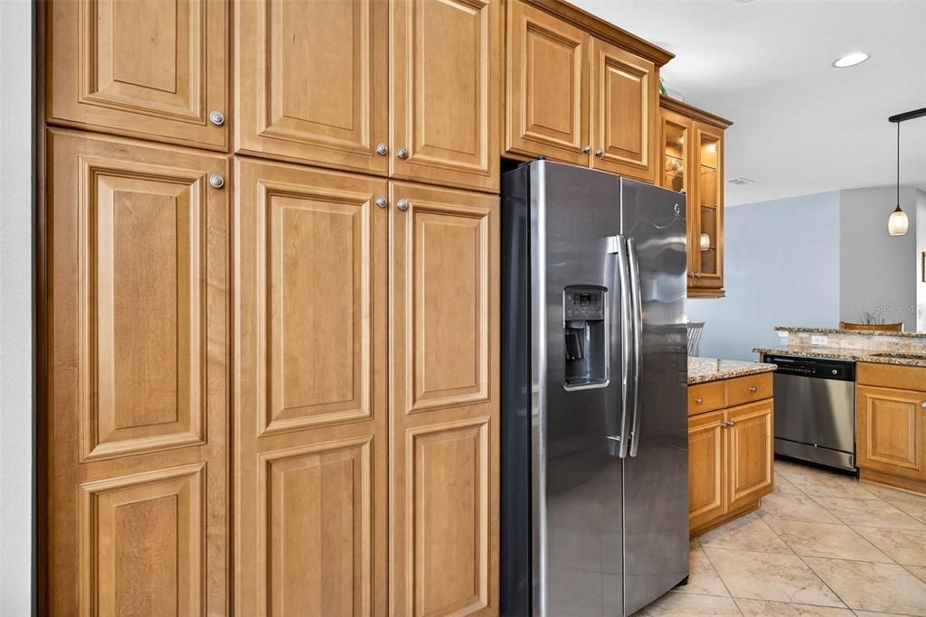 待售: $350,000 (2 贝兹, 2 浴室, 1800 平方英尺)