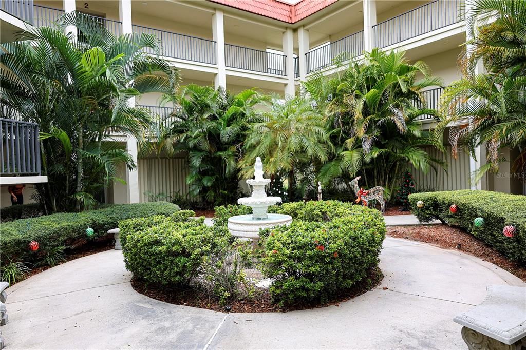 待售: $214,900 (2 贝兹, 1 浴室, 930 平方英尺)