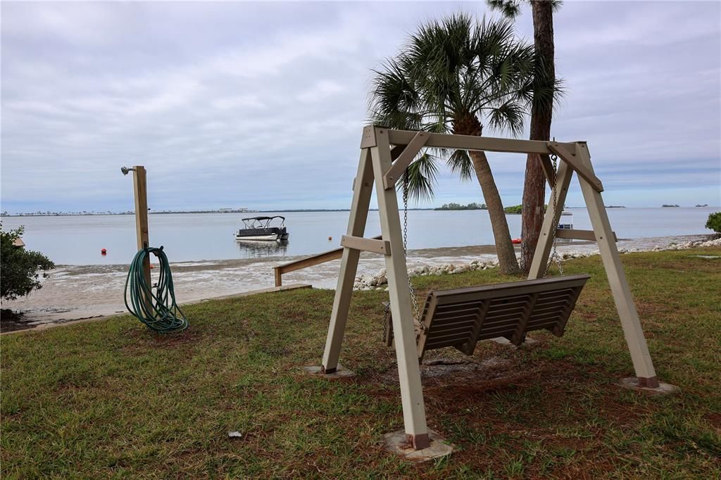 待售: $214,900 (2 贝兹, 1 浴室, 930 平方英尺)