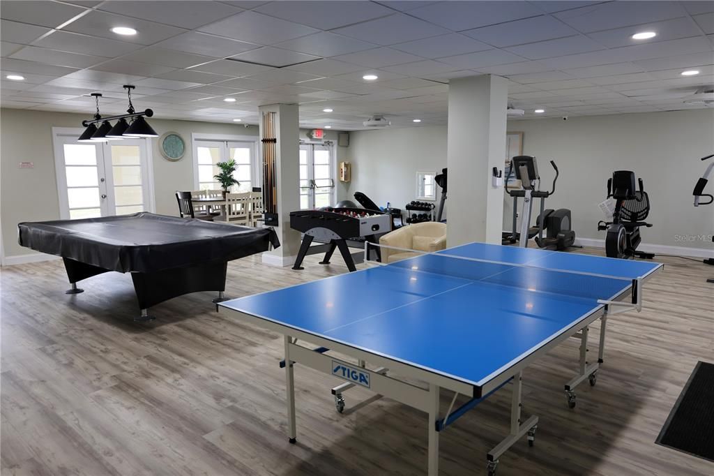 待售: $214,900 (2 贝兹, 1 浴室, 930 平方英尺)