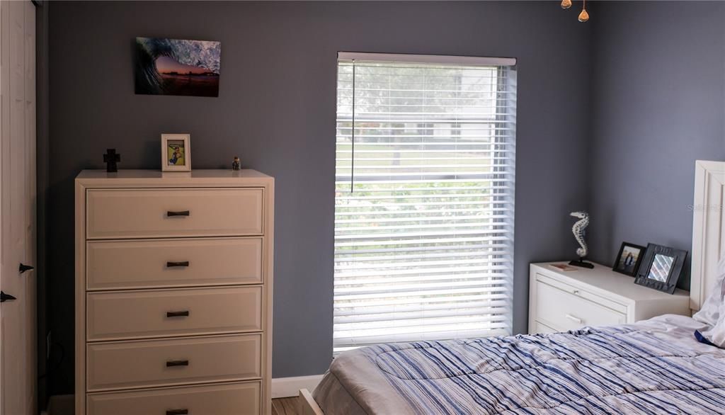 待售: $214,900 (2 贝兹, 1 浴室, 930 平方英尺)