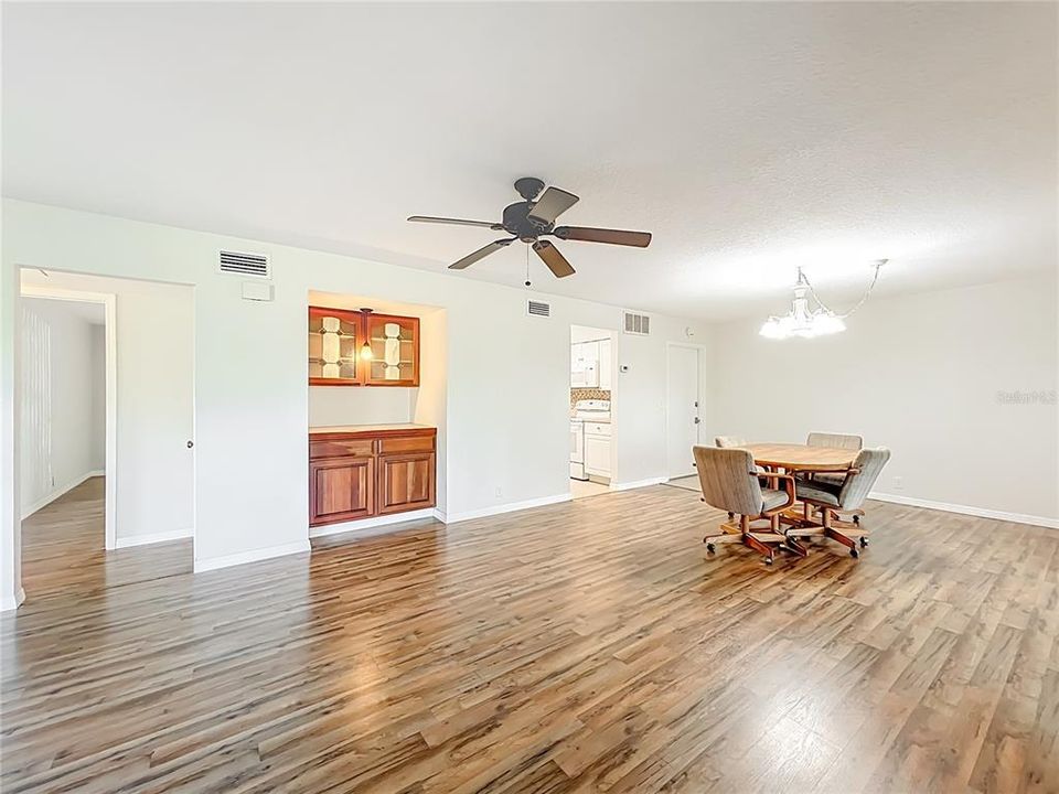 En Venta: $169,900 (2 camas, 2 baños, 1187 Pies cuadrados)