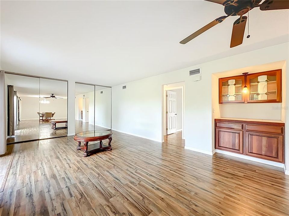 En Venta: $169,900 (2 camas, 2 baños, 1187 Pies cuadrados)