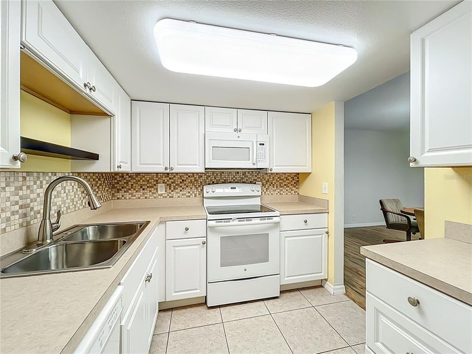 En Venta: $169,900 (2 camas, 2 baños, 1187 Pies cuadrados)