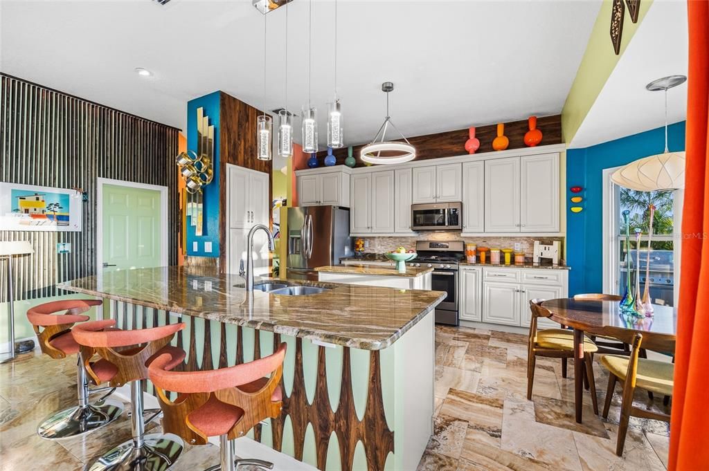 For Sale: $869,900 (3 beds, 2 baths, 2585 Square Feet)