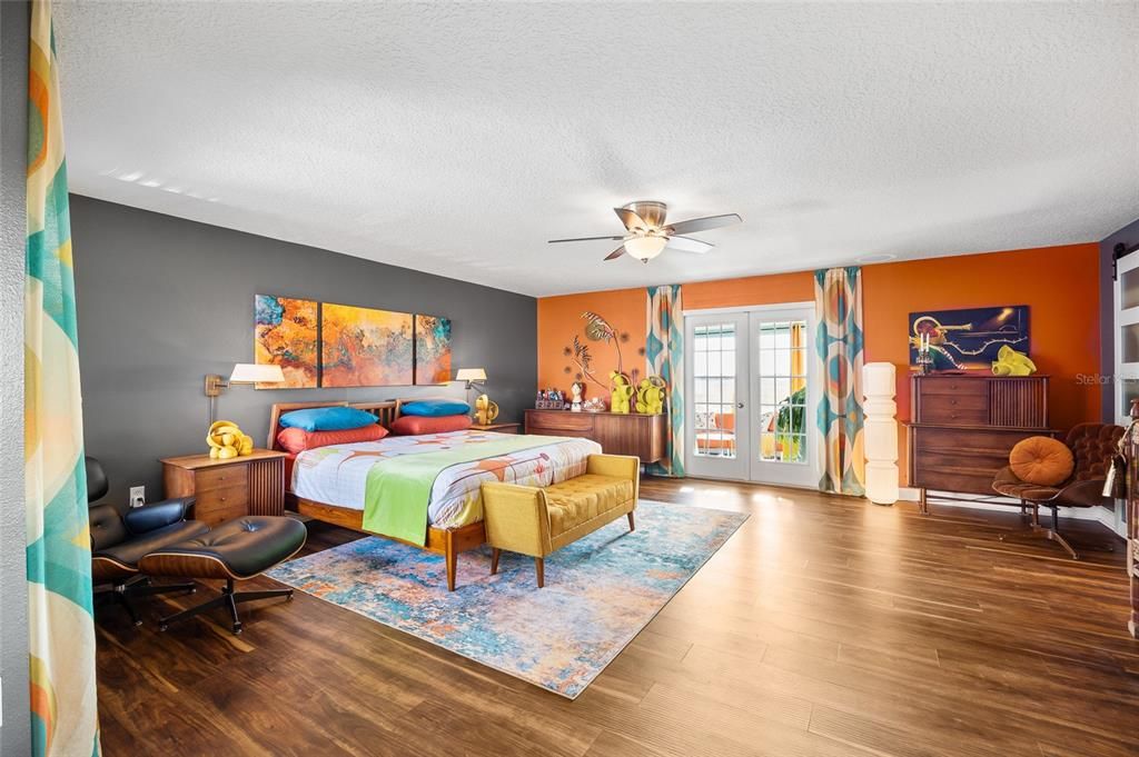 For Sale: $869,900 (3 beds, 2 baths, 2585 Square Feet)