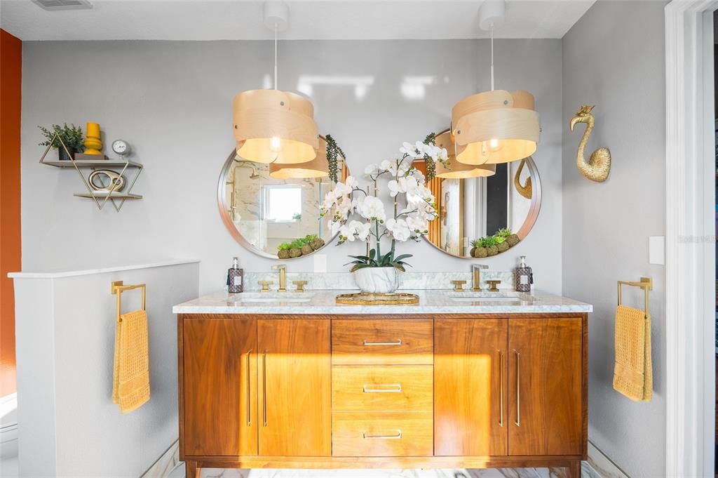 For Sale: $869,900 (3 beds, 2 baths, 2585 Square Feet)