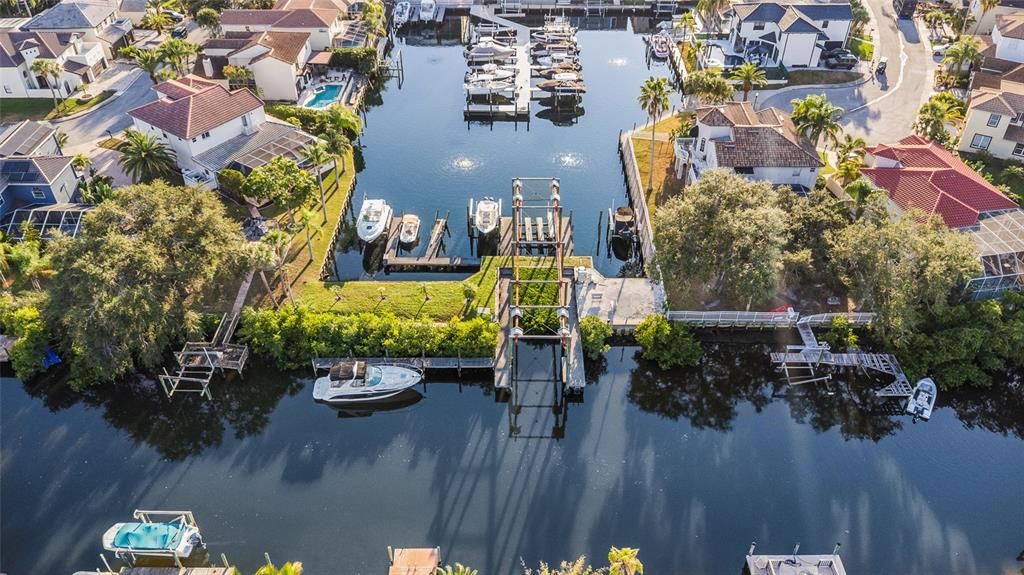 For Sale: $869,900 (3 beds, 2 baths, 2585 Square Feet)