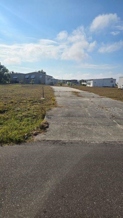 На продажу: $48,750 (0.19 acres)