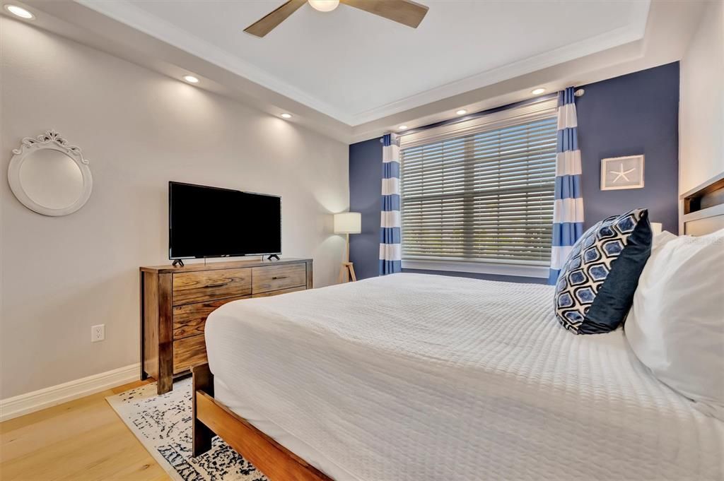 For Sale: $2,774,999 (4 beds, 3 baths, 2524 Square Feet)