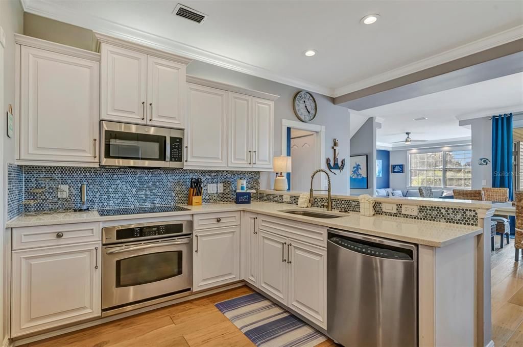 For Sale: $2,774,999 (4 beds, 3 baths, 2524 Square Feet)