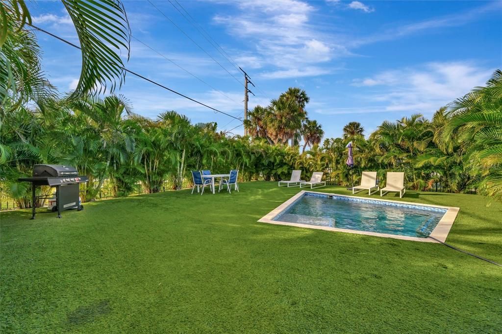 For Sale: $2,774,999 (4 beds, 3 baths, 2524 Square Feet)