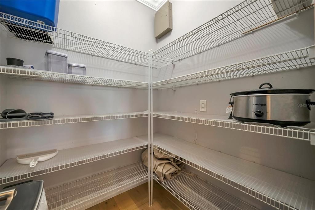 For Sale: $2,774,999 (4 beds, 3 baths, 2524 Square Feet)