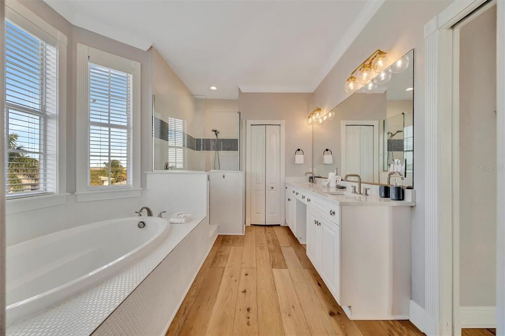 For Sale: $2,774,999 (4 beds, 3 baths, 2524 Square Feet)