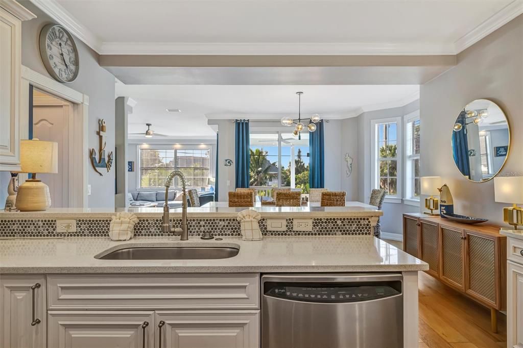 For Sale: $2,774,999 (4 beds, 3 baths, 2524 Square Feet)