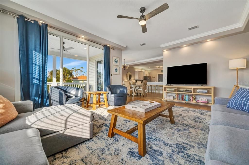 For Sale: $2,774,999 (4 beds, 3 baths, 2524 Square Feet)