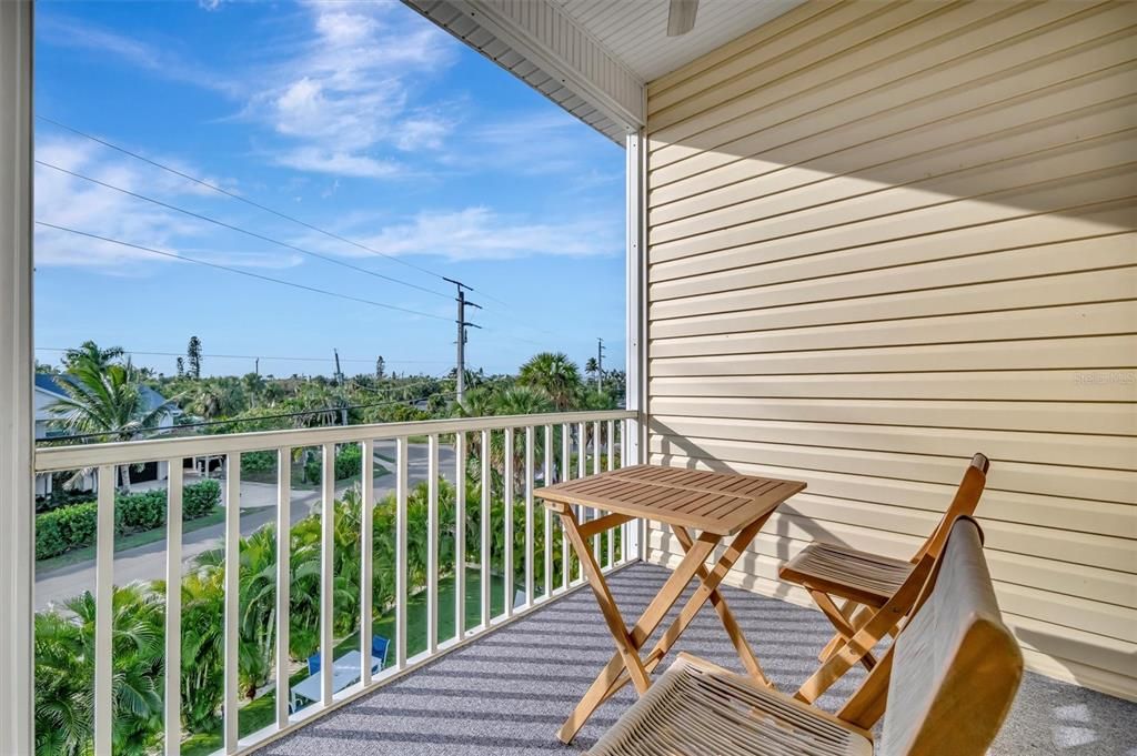 For Sale: $2,774,999 (4 beds, 3 baths, 2524 Square Feet)