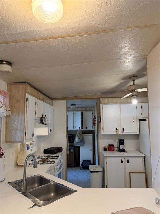 En Venta: $137,500 (3 camas, 2 baños, 1724 Pies cuadrados)