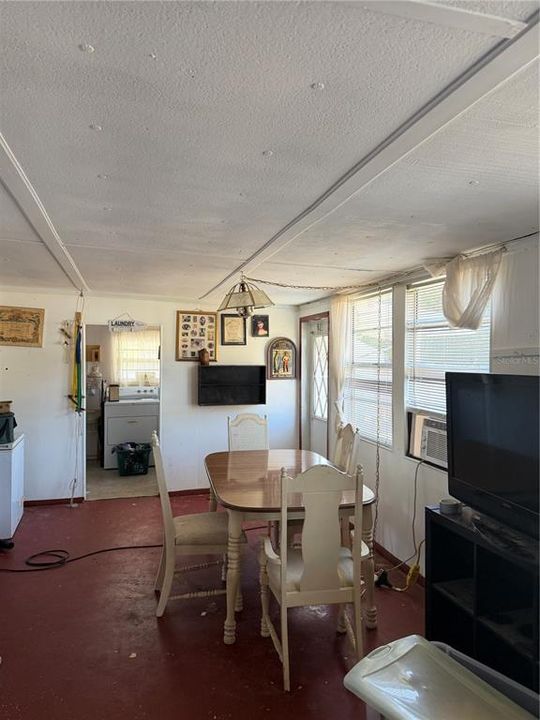 En Venta: $137,500 (3 camas, 2 baños, 1724 Pies cuadrados)